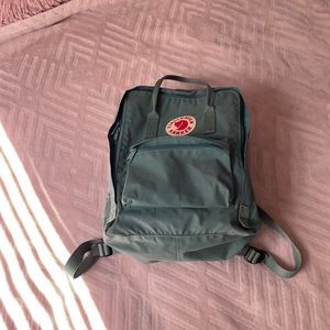 FjallRaven Kanken deep teal back pack